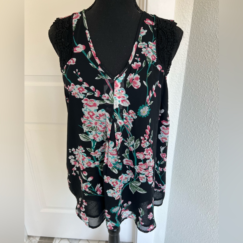 Daniel Rainn - Crocket Detail Blouse